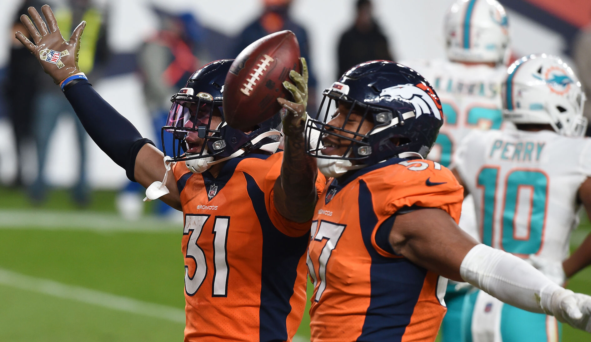 112320-s-broncos 2829.jpg